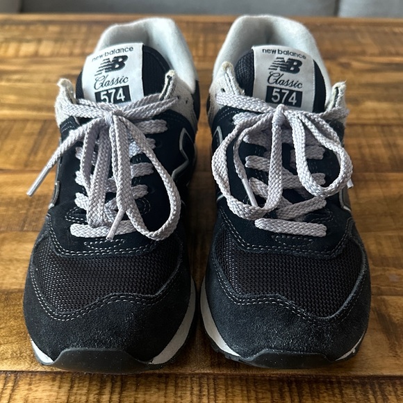 New Balance Black and White Classic 574 Sneakers Size 7 - Picture 5 of 11